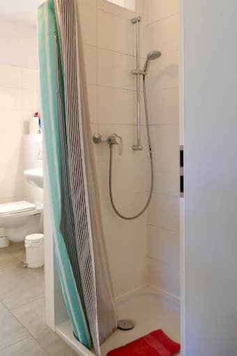 Ferienwohnung-Sello-Dusche